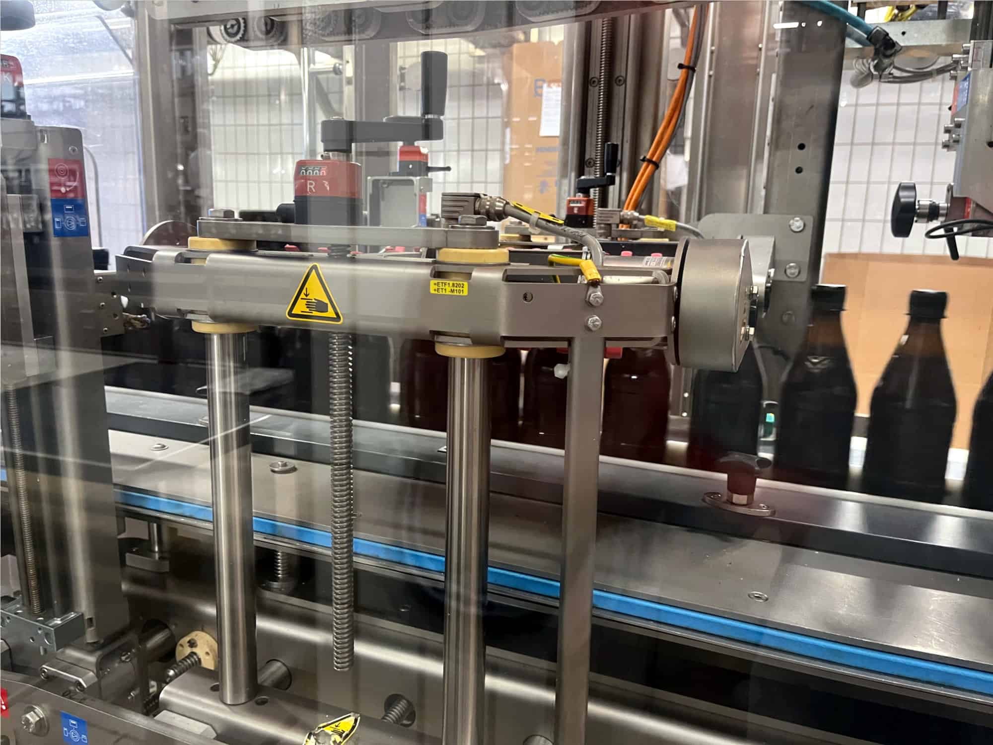 Pomieszczenie robocze of Krones Sleevematic M2 + Shrinkmat 5000