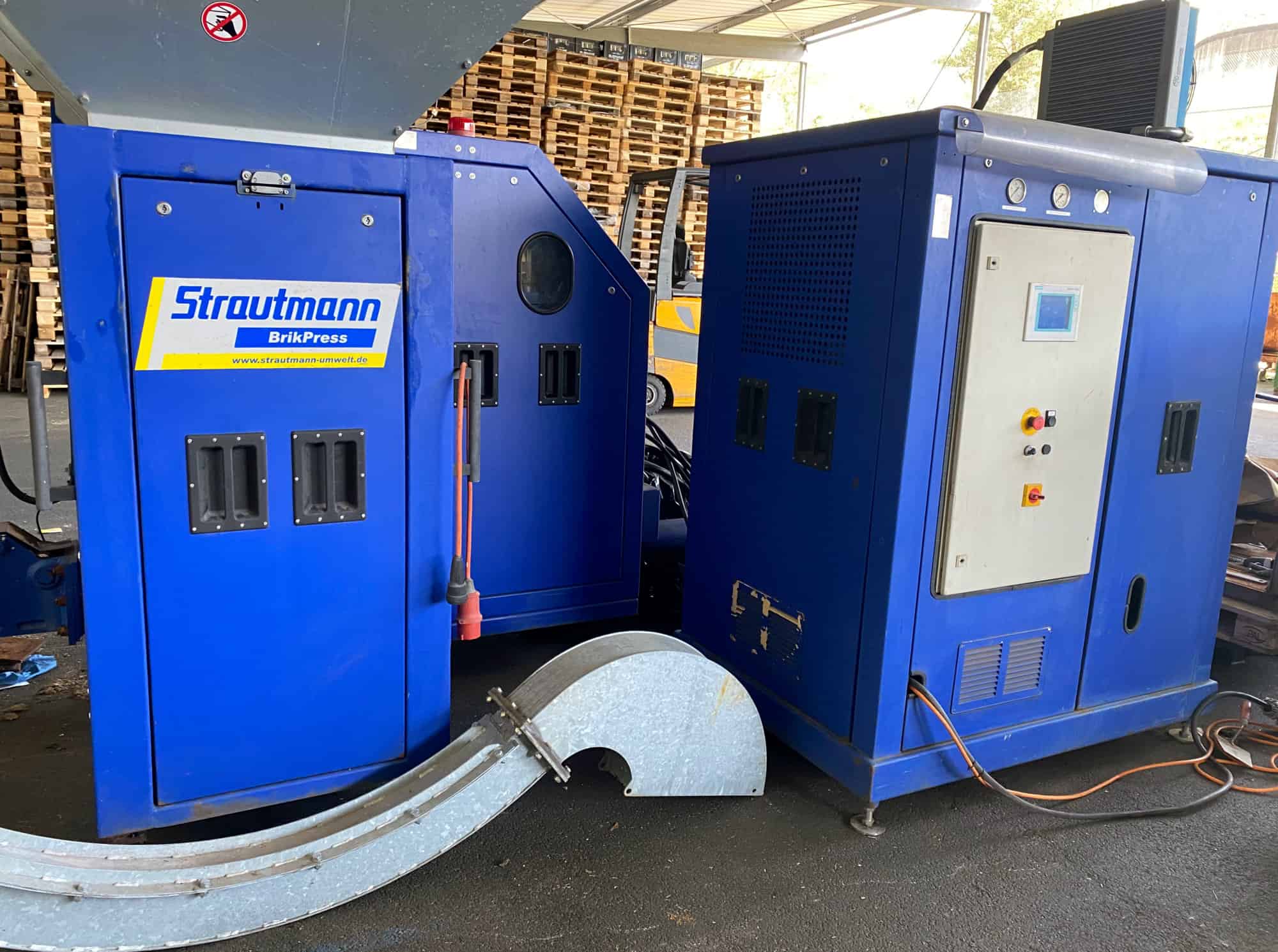 Widok z lewej of Strautmann BrikPress 080 SP ES
